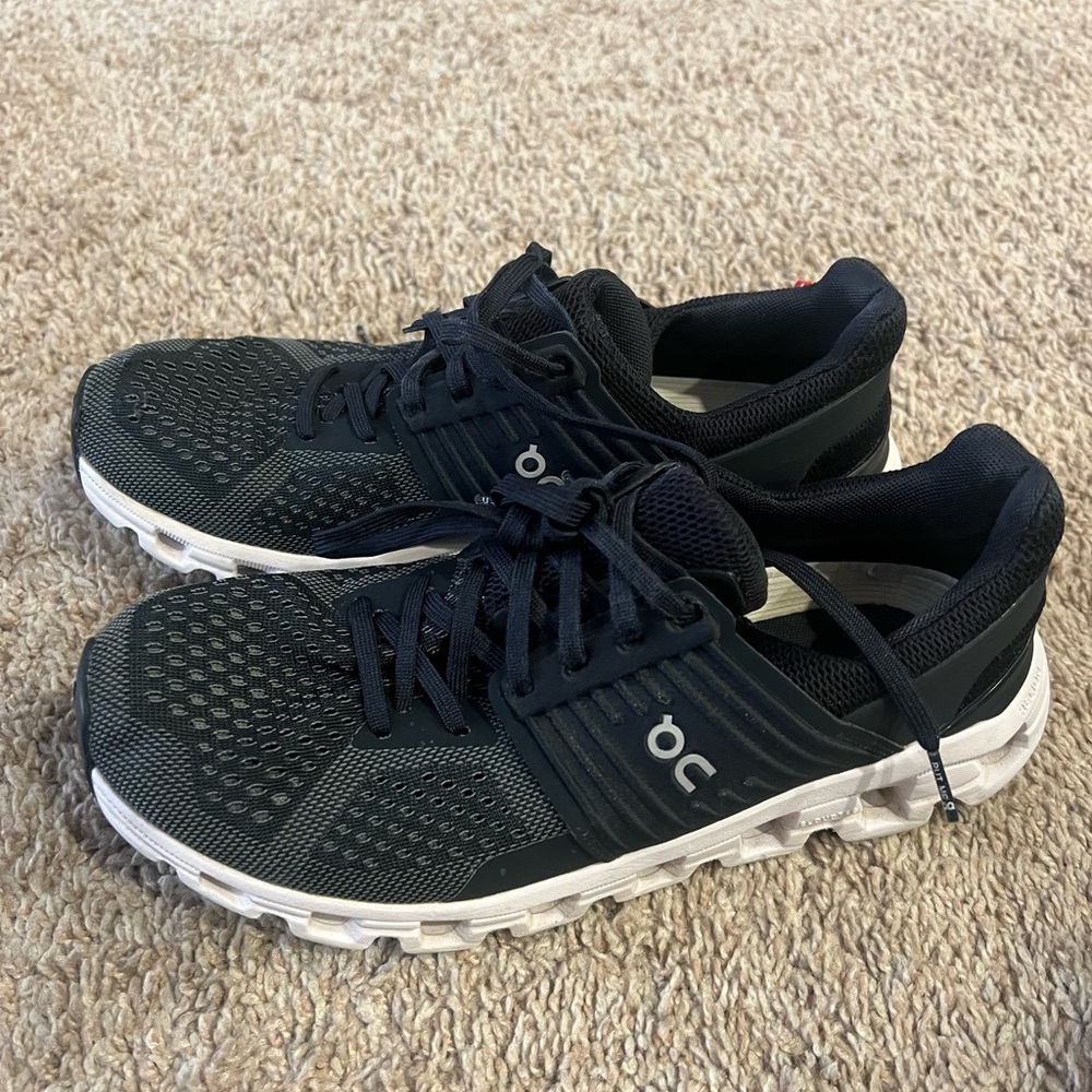 On Running - Cloud Swift Black and White Athletic Shoes with Mesh Upper